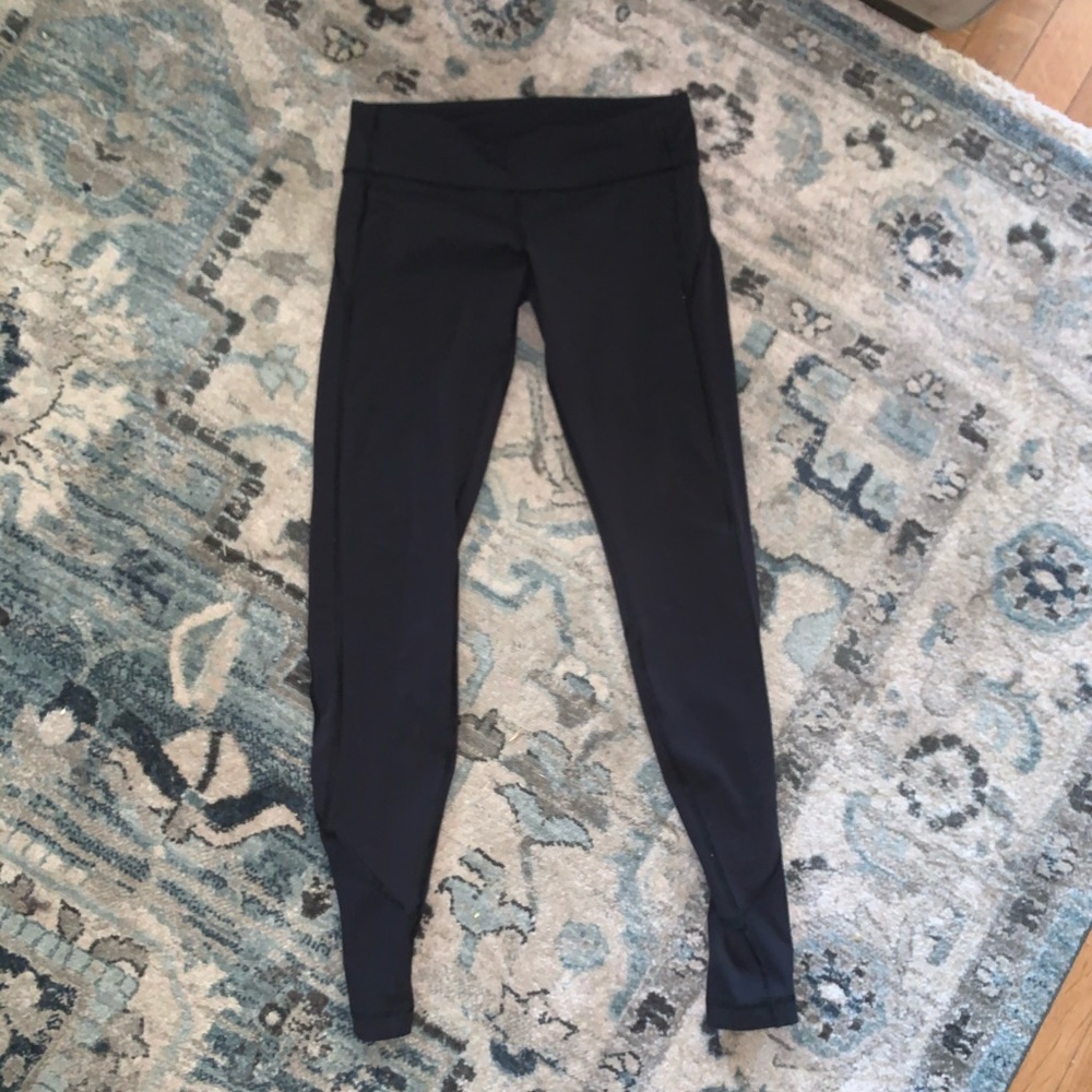 Black Lululemon leggings